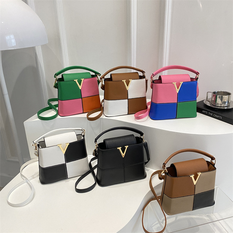Chic V-Logo Mini Totes Bags Lu - огляд і ціна Women'S Shoes Louis Vuitton